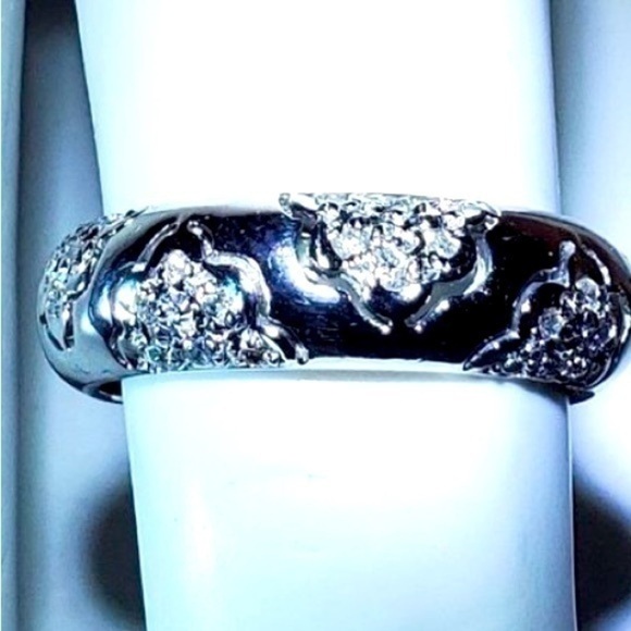 18K-750 solid white gold diamond ring/band super glamorous stylish “The Vogue “ - Picture 4 of 9